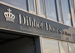 Dibbet Doors Gevelreclame