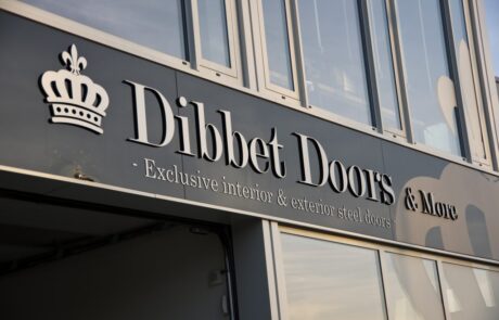 Dibbet Doors Gevelreclame