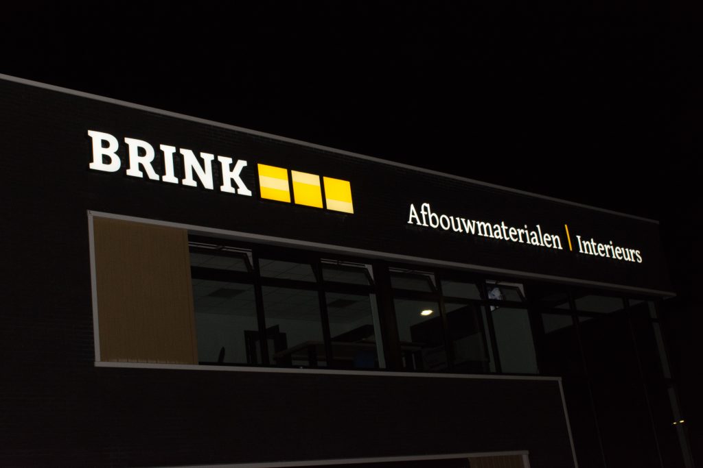 Lichtgevende doosletters Brink