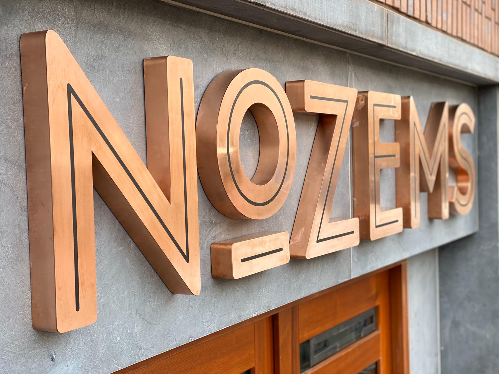 Gevelreclame Nozems Grand Café